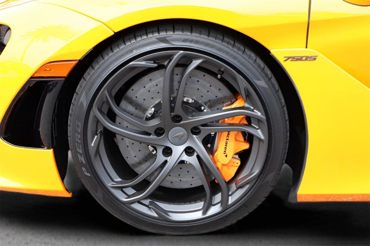 New 2025 McLaren 750S Spider image 24