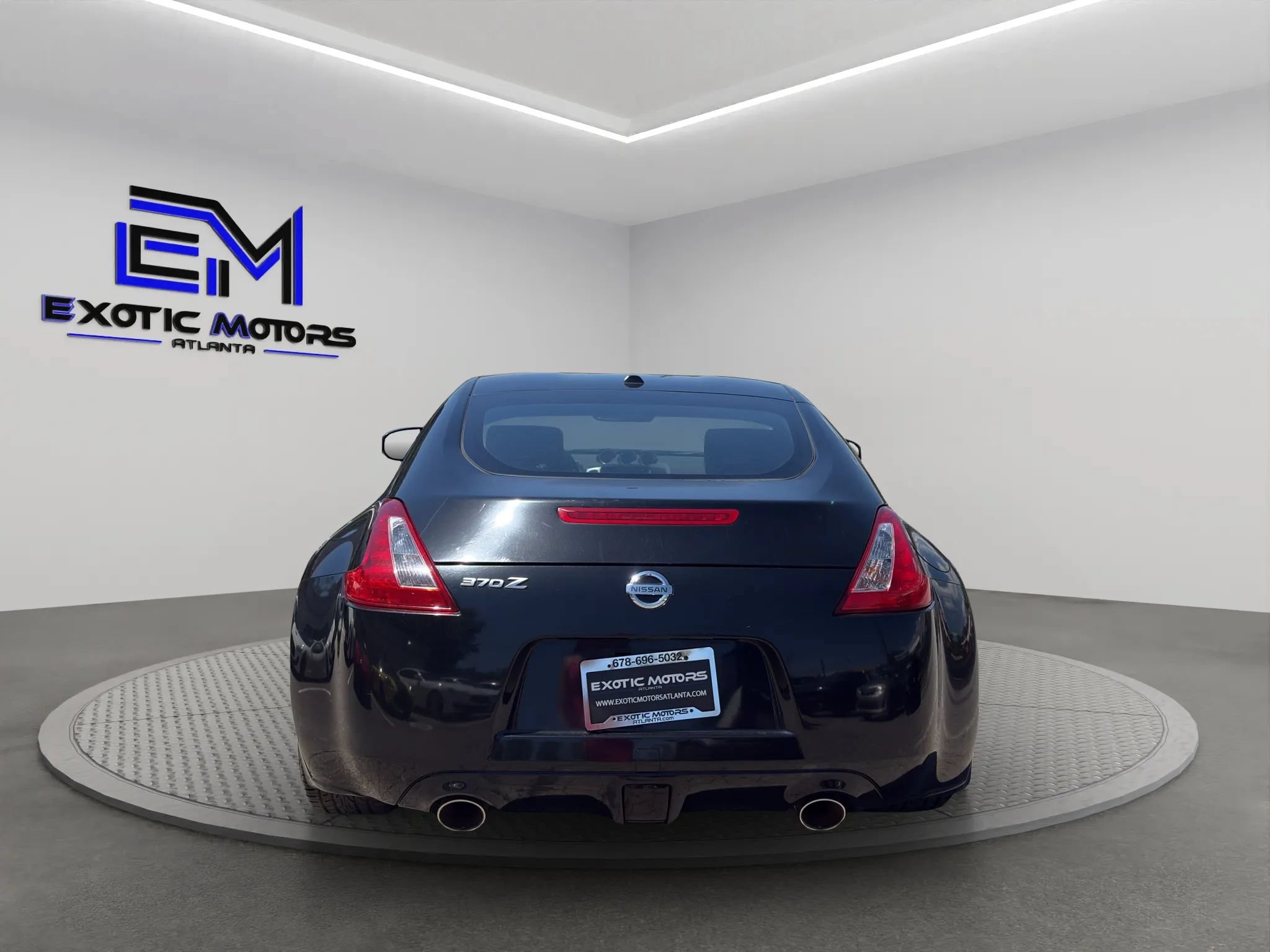 Used 2009 Nissan 370Z Touring RWD image 4
