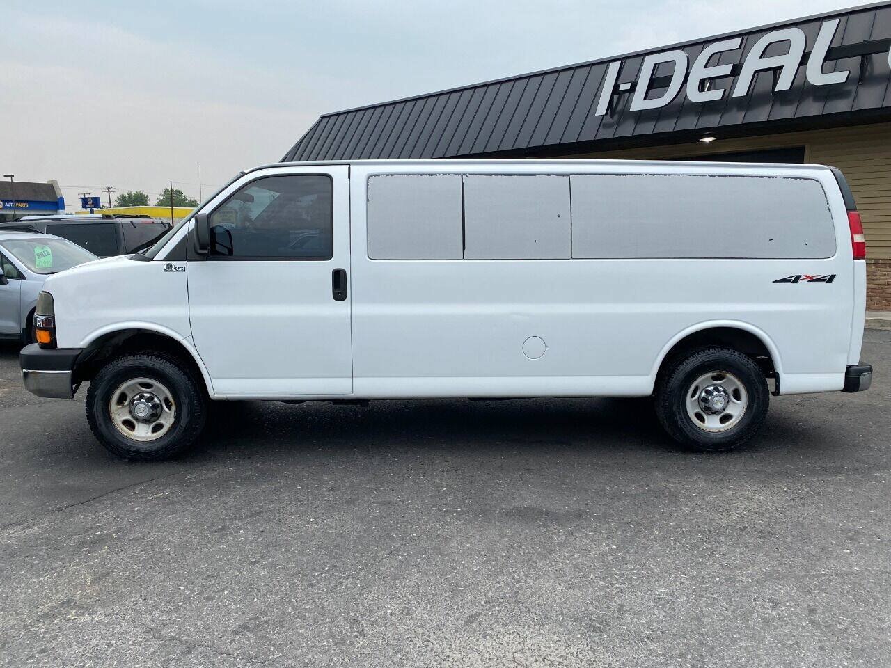 Used 2008 Chevrolet Express 3500 Extended Passenger w/ LT Preferred Equipment Group RWD image 8
