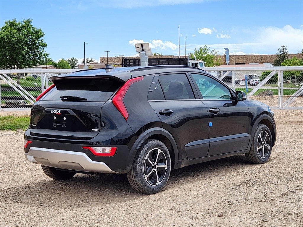 New 2025 Kia Niro EX image 3