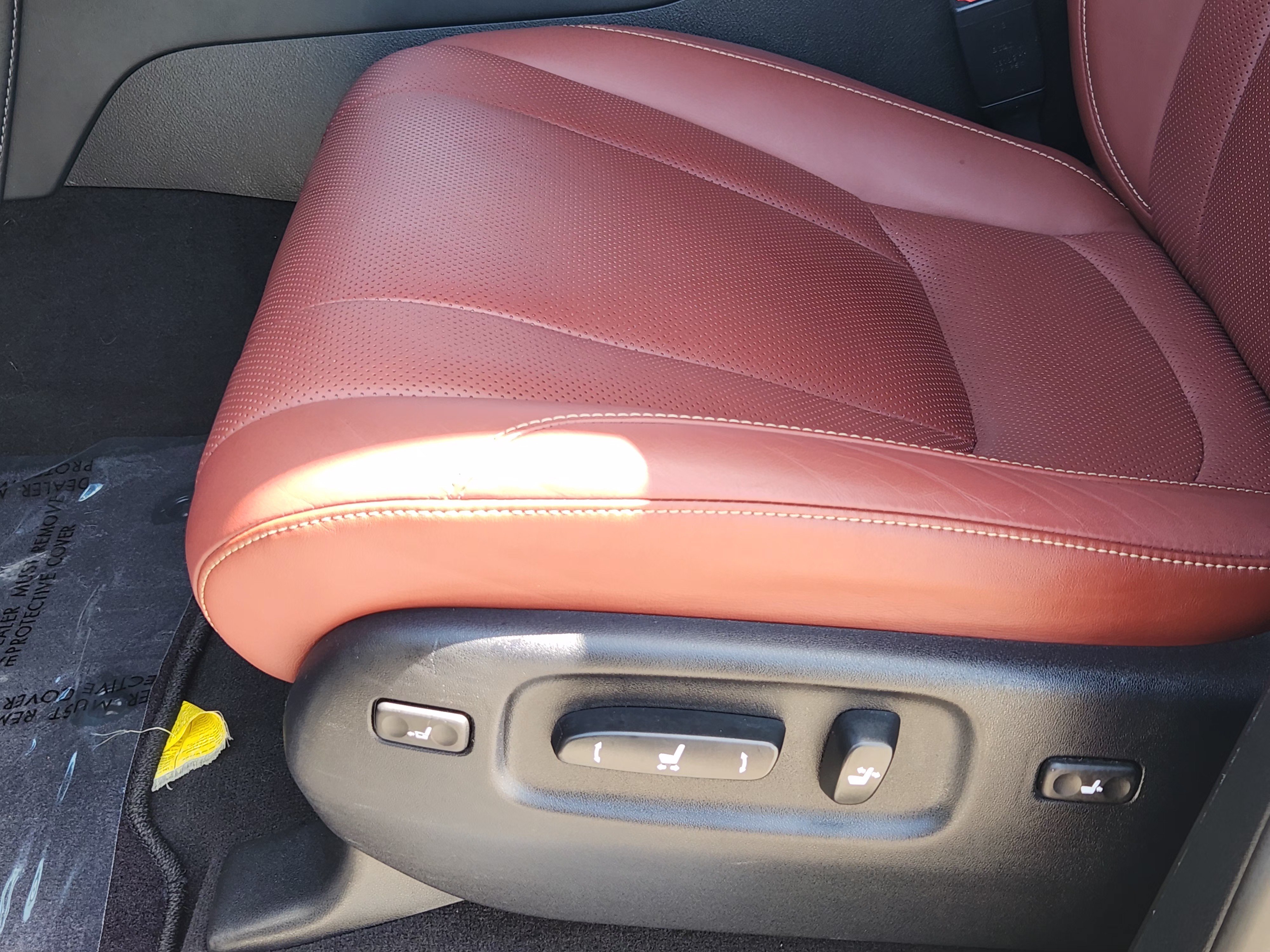 Used 2021 Lexus LX 570 4WD w/ Sport Package image 24