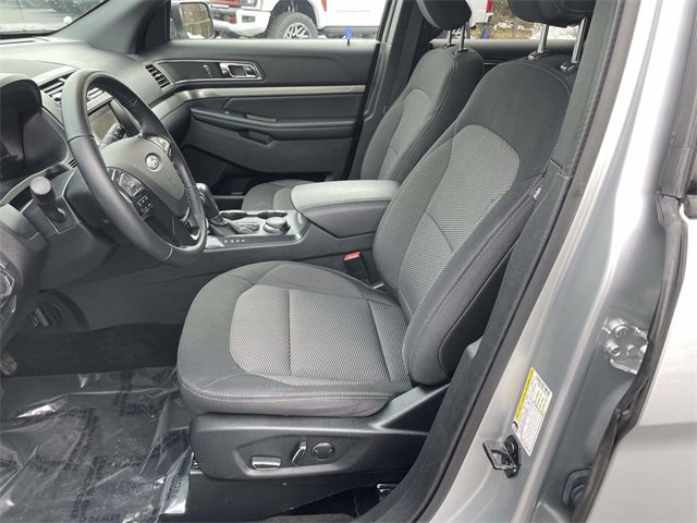 Used 2018 Ford Explorer XLT w/ Equipment Group 201A image 10