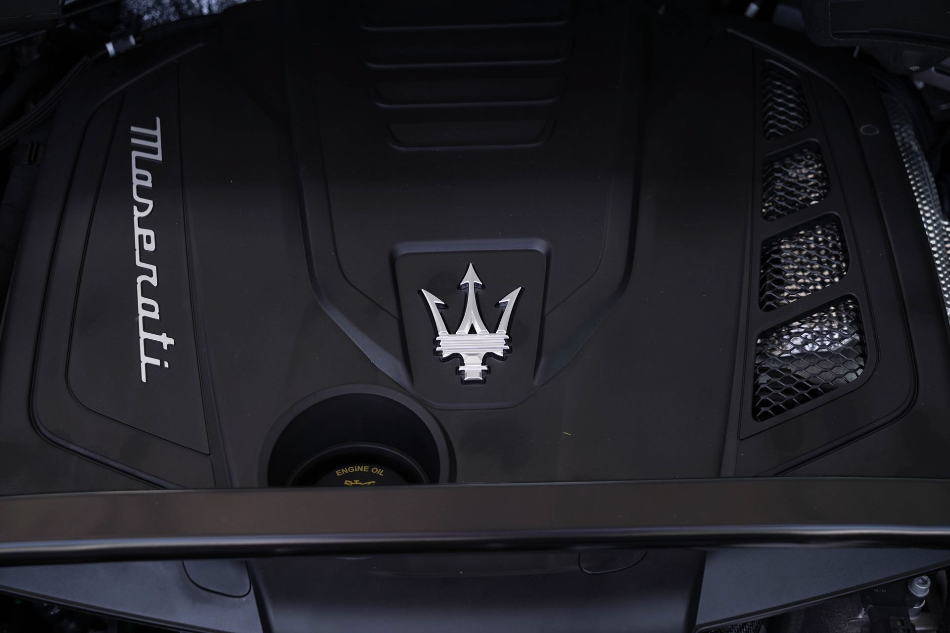 Used 2025 Maserati Grecale Modena AWD/4WD image 31