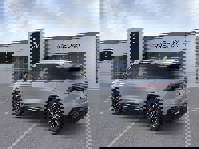 New 2026 Lincoln Nautilus Premier image 4