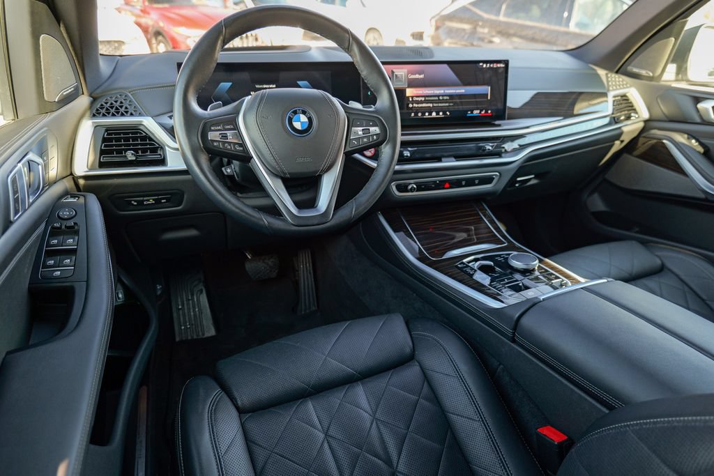 Used 2024 BMW X5 xDrive50e AWD/4WD image 36