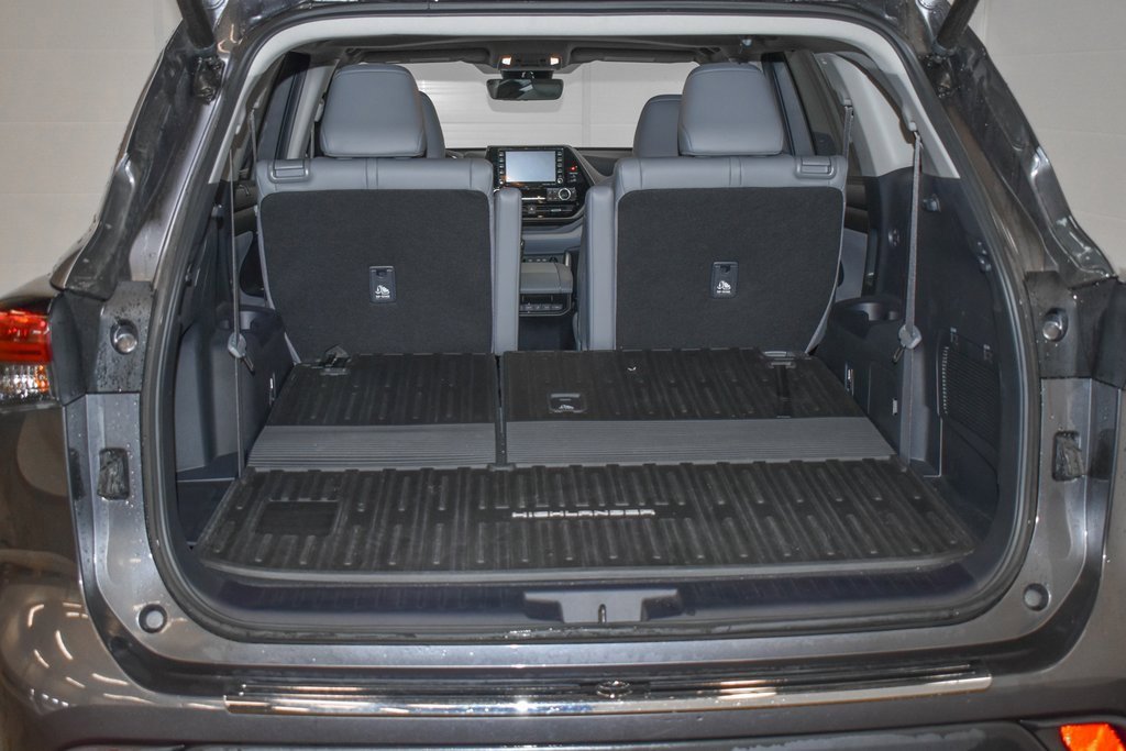 Used 2022 Toyota Highlander XLE image 27