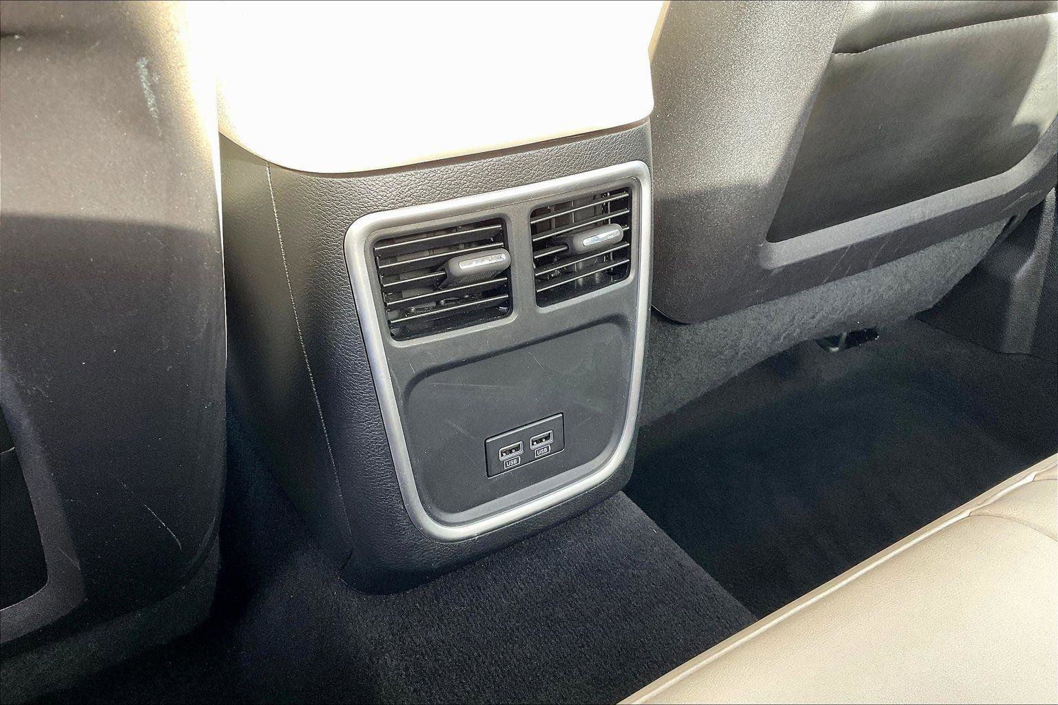 Used 2023 Chrysler 300 Touring L image 33