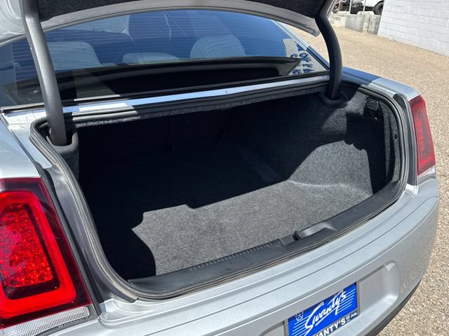 Used 2023 Chrysler 300 Touring w/ Sport Appearance Package RWD image 27
