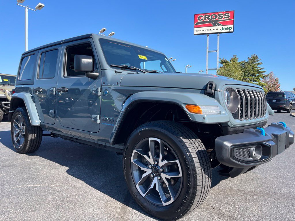 Used 2024 Jeep Wrangler Unlimited w/ Convenience Group AWD/4WD image 46
