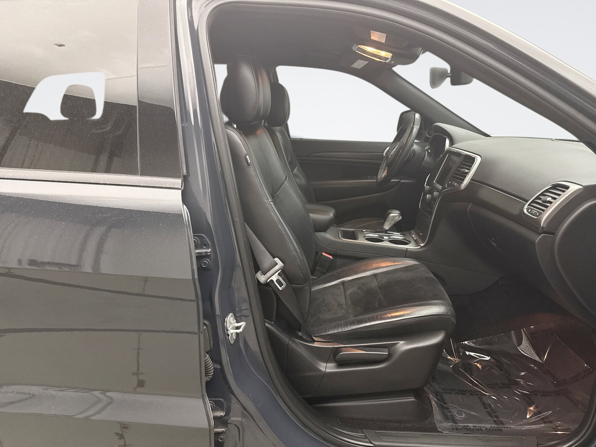 Used 2018 Jeep Grand Cherokee Altitude AWD/4WD image 17
