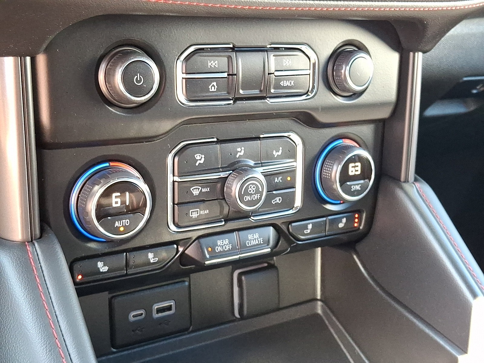 Certified 2023 Chevrolet Suburban RST AWD/4WD image 17
