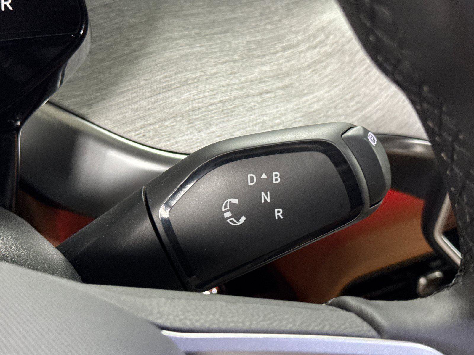 New 2025 Volkswagen ID. Buzz Pro S RWD image 21