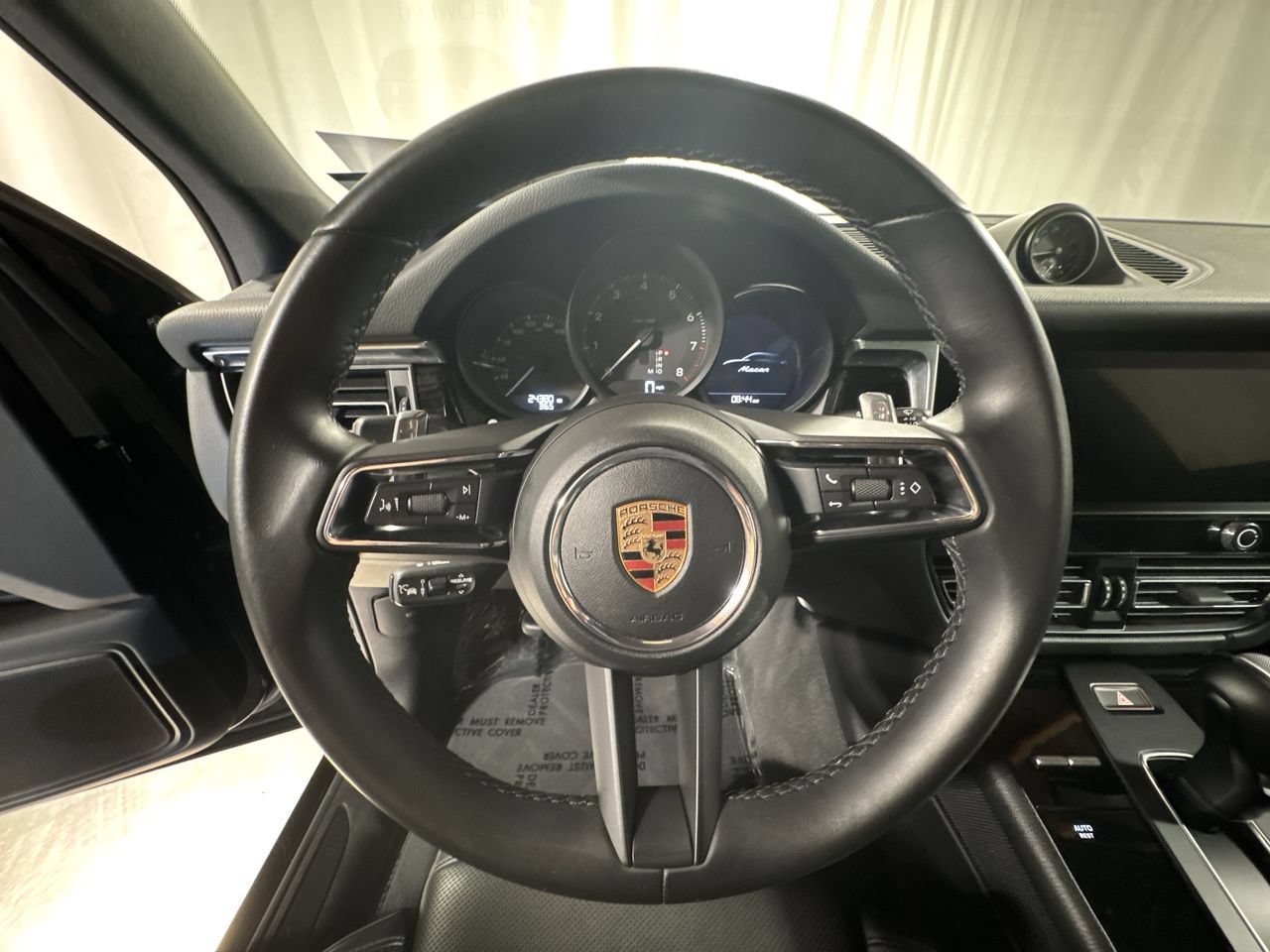 Used 2024 Porsche Macan AWD/4WD image 24
