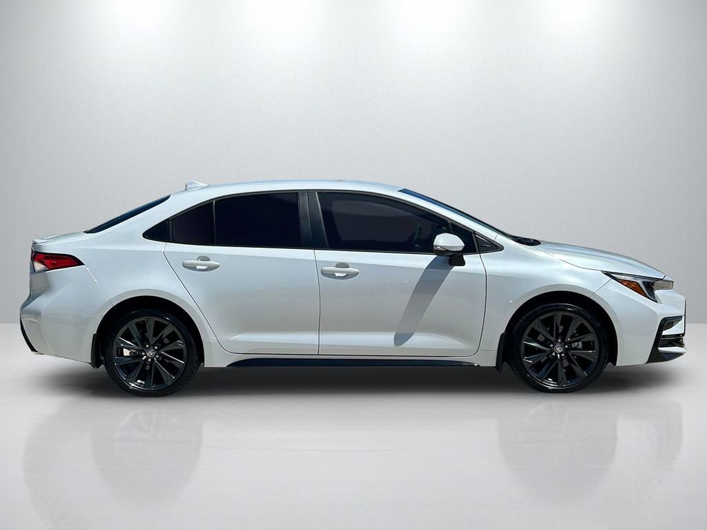 Used 2026 Toyota Corolla SE w/ SE Package FWD image 4