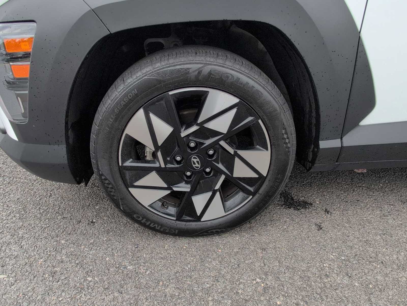 Used 2025 Hyundai Kona SEL FWD image 14