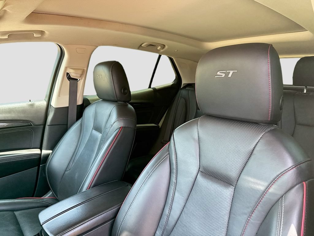 Used 2023 Buick Envision Essence w/ Sport Touring Package AWD/4WD image 12
