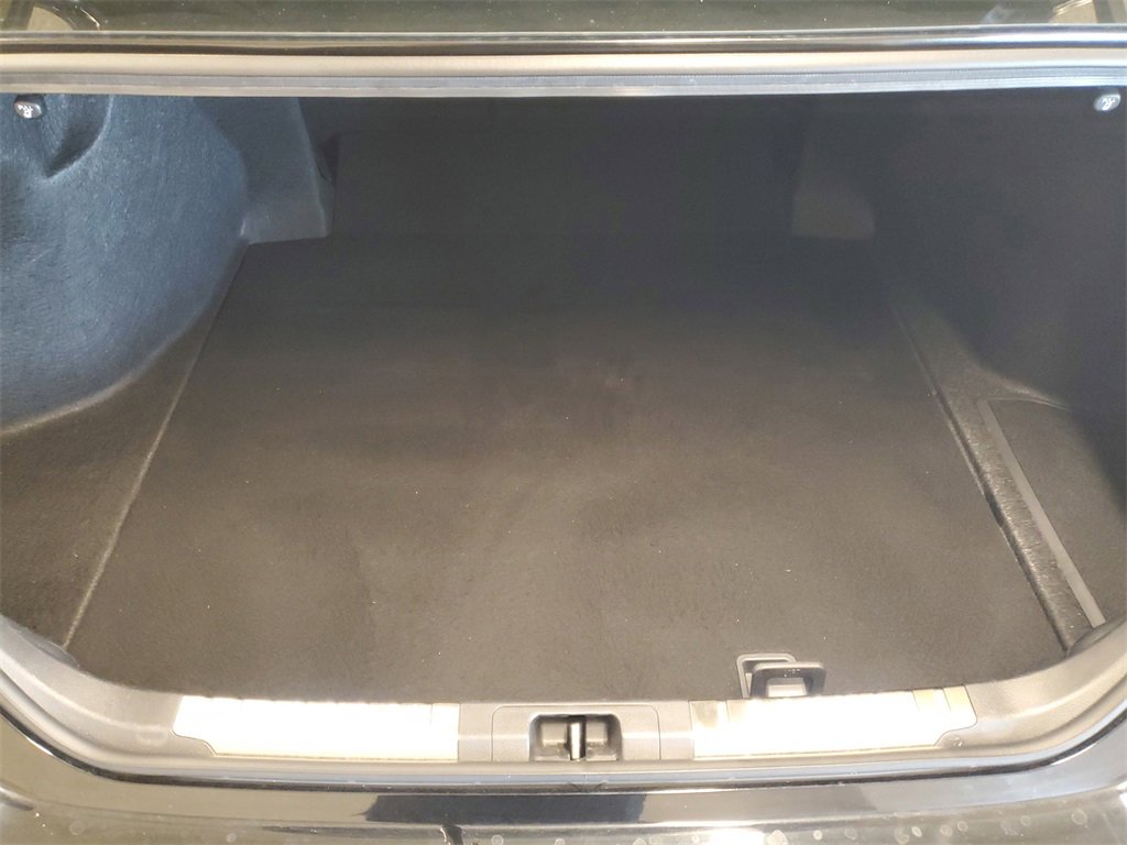 Used 2025 Toyota Camry SE w/ Convenience Package image 8