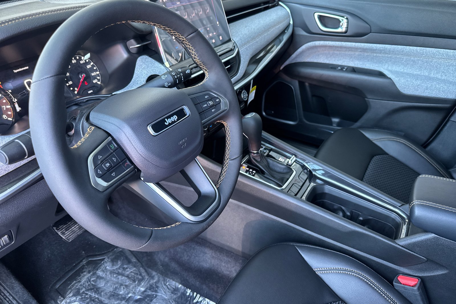 New 2026 Jeep Compass Latitude AWD/4WD image 9