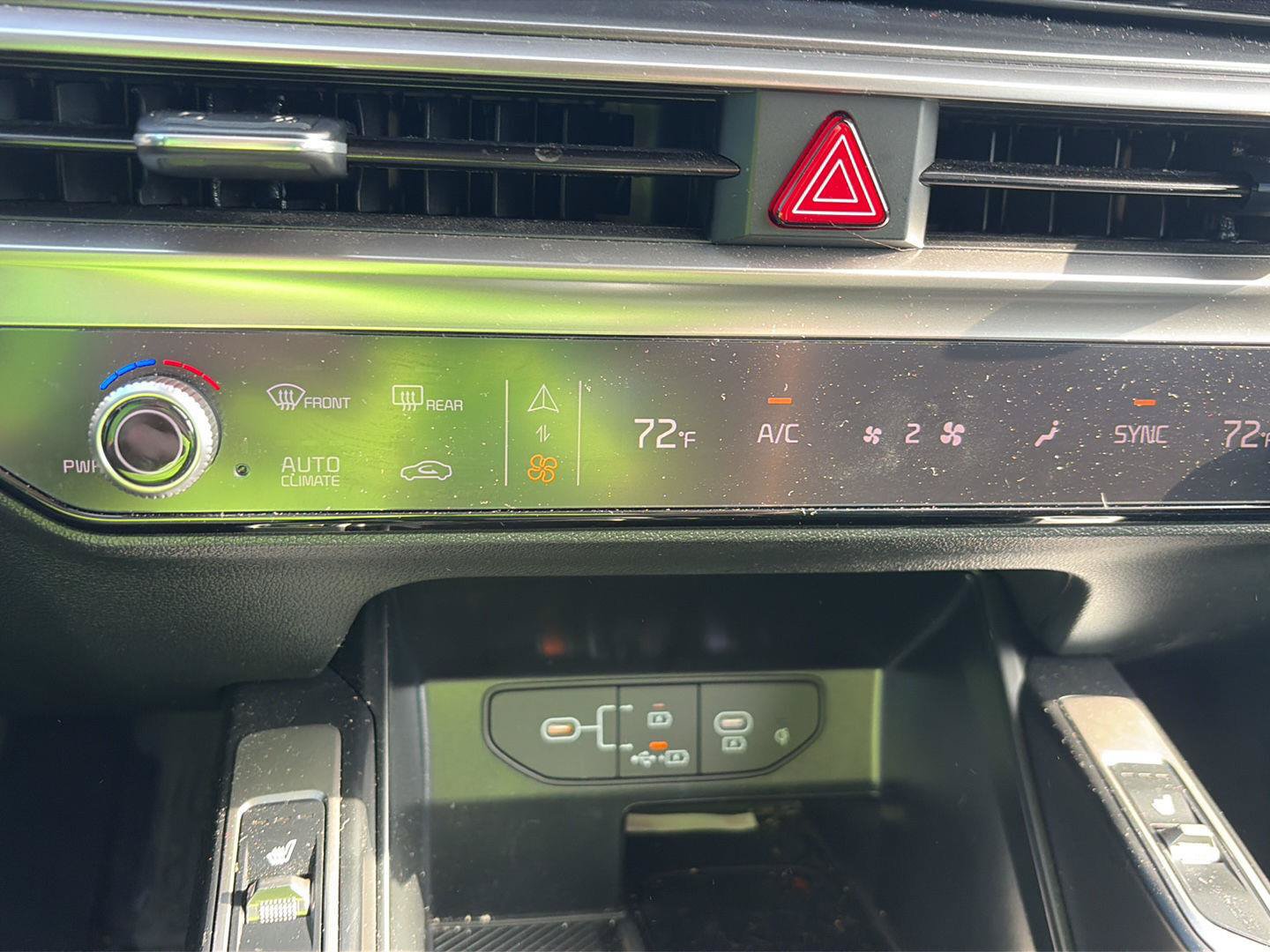 Used 2025 Kia Sorento S AWD/4WD image 12