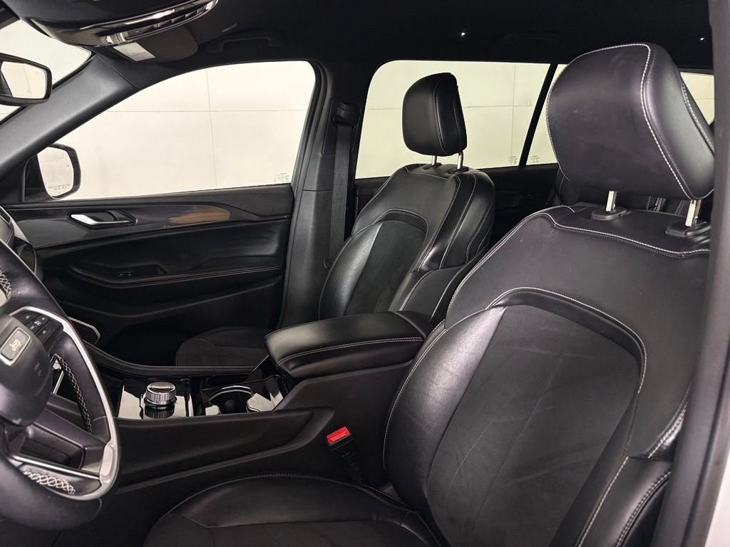 Used 2022 Jeep Grand Cherokee L Laredo RWD image 17