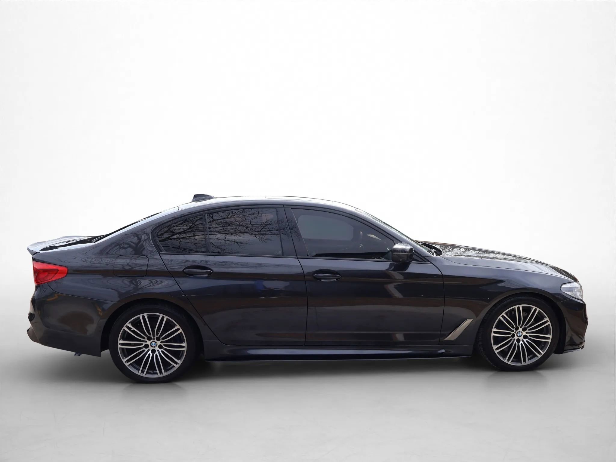 Used 2019 BMW M550i xDrive image 5