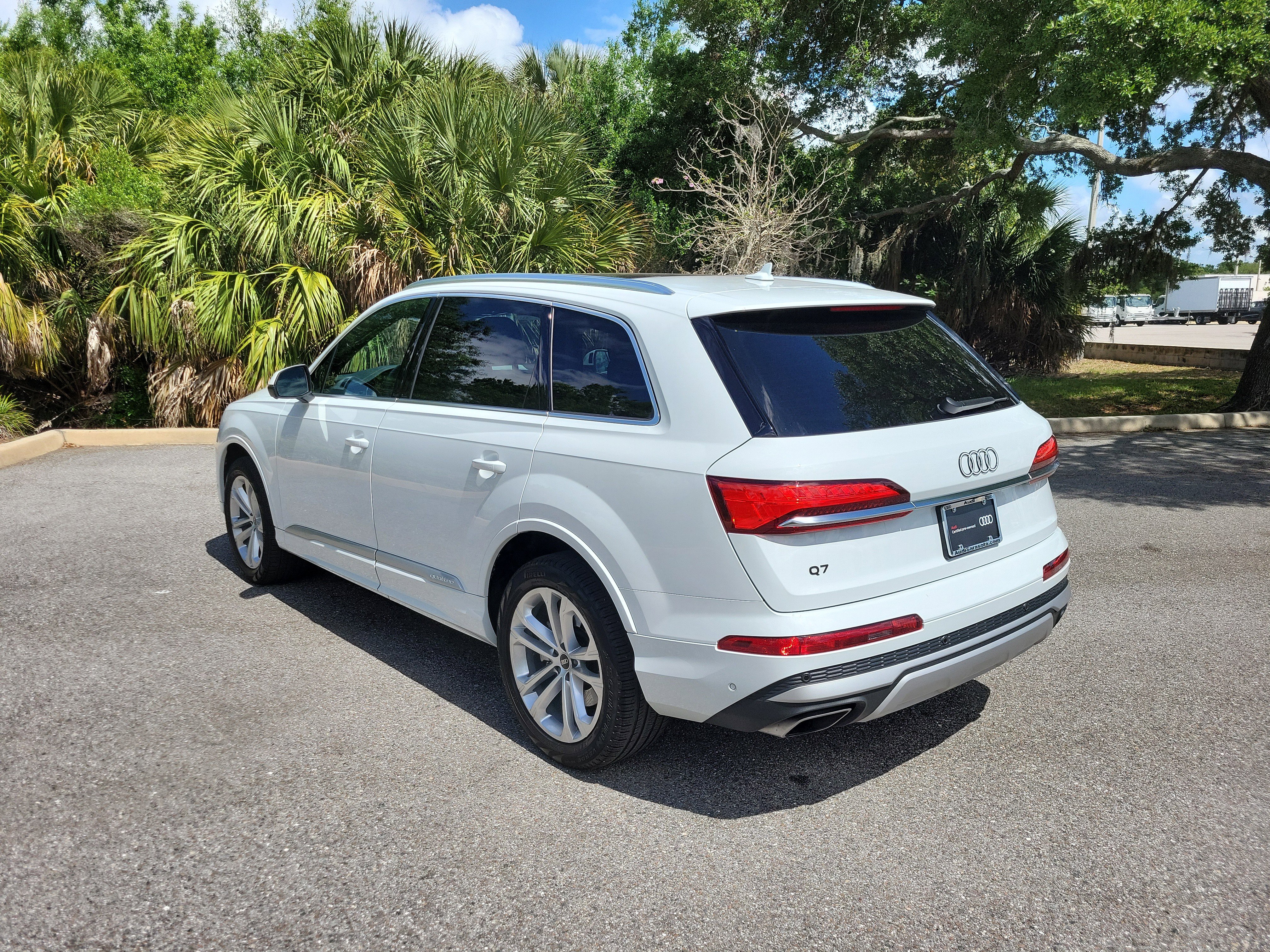 Certified 2025 Audi Q7 2.0T Premium AWD/4WD image 6