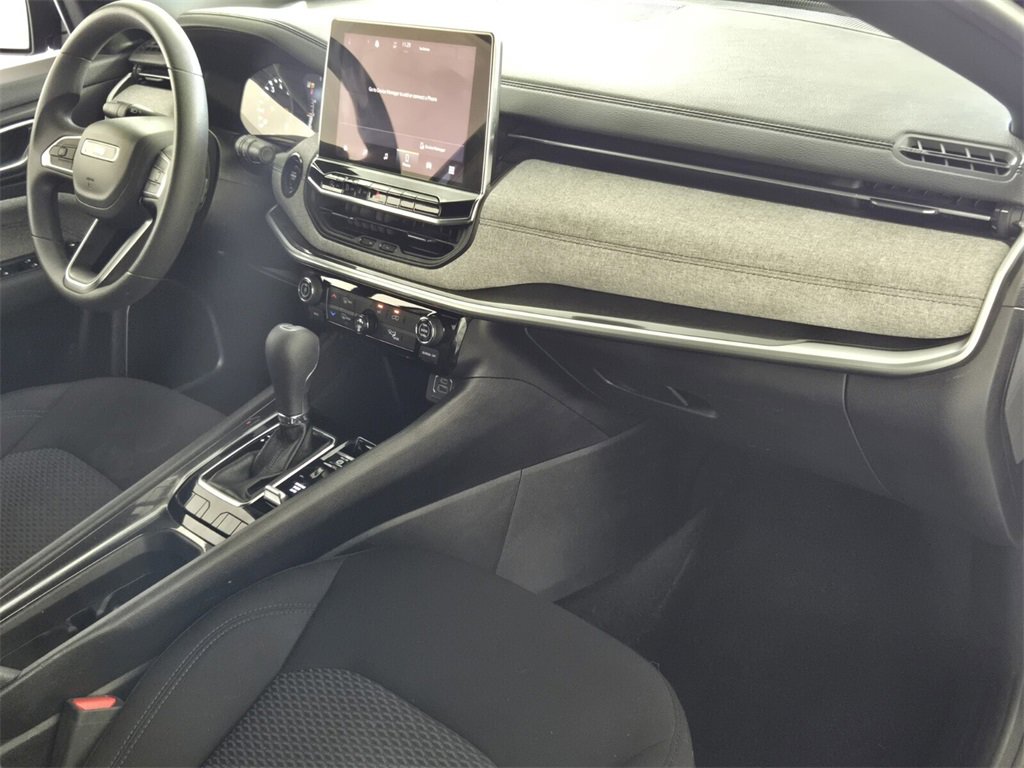 Used 2024 Jeep Compass Sport image 15