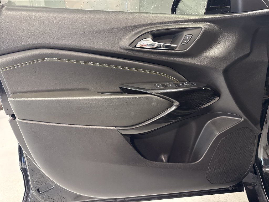 Used 2024 Chevrolet Trax LT FWD image 25
