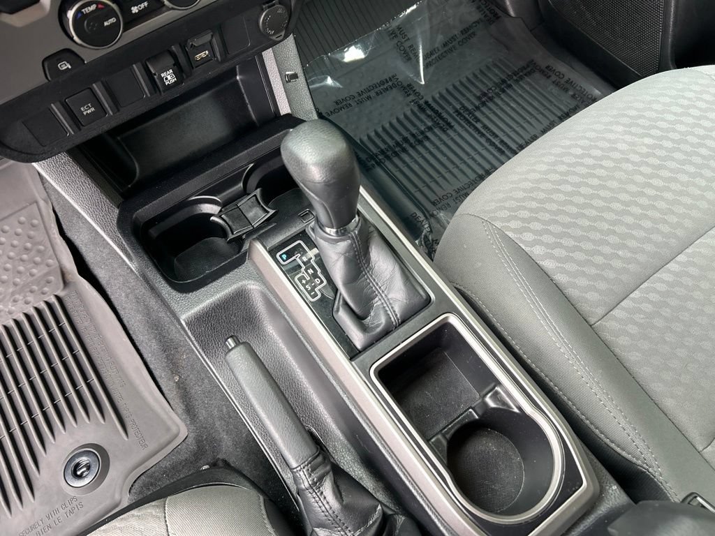 Used 2021 Toyota Tacoma SR5 RWD image 19