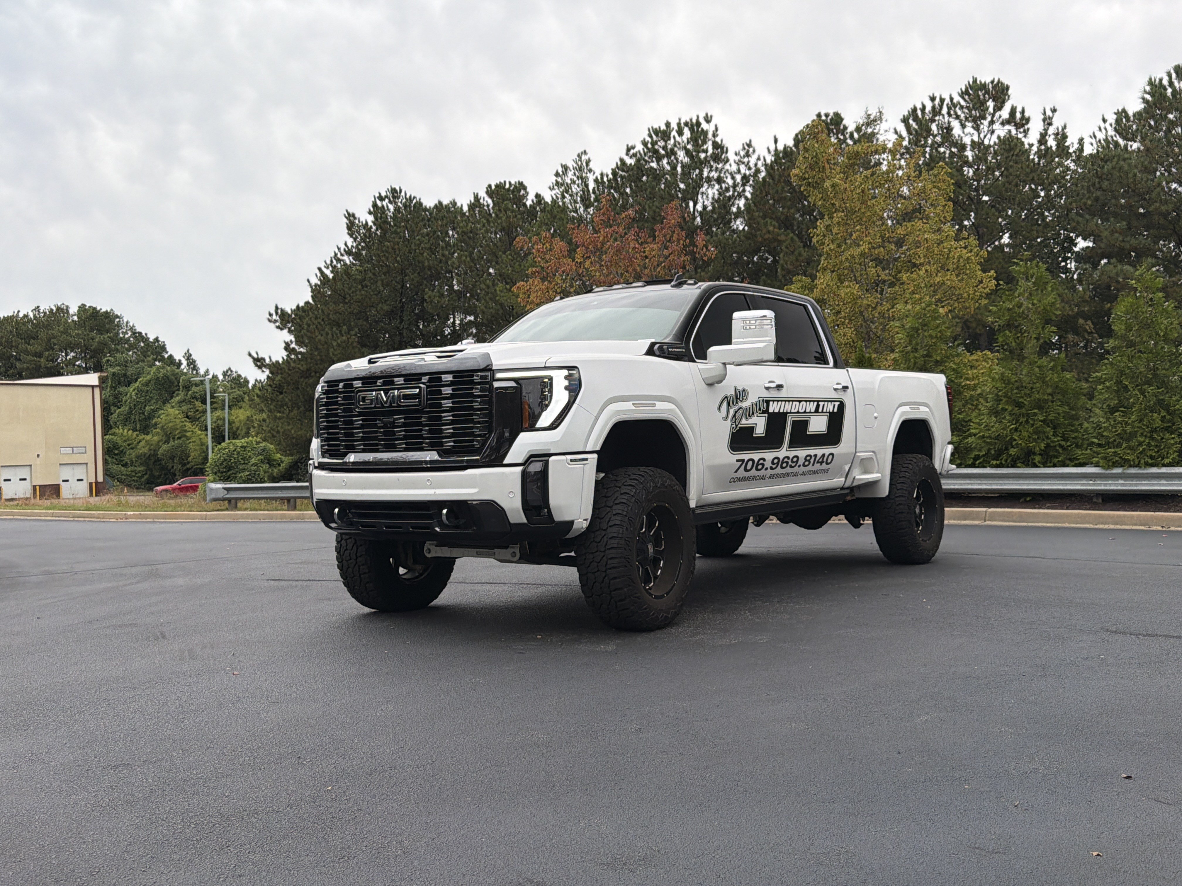 Used 2024 GMC Sierra 2500 Denali Ultimate AWD/4WD image 11