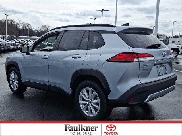 Certified 2025 Toyota Corolla Cross LE image 4