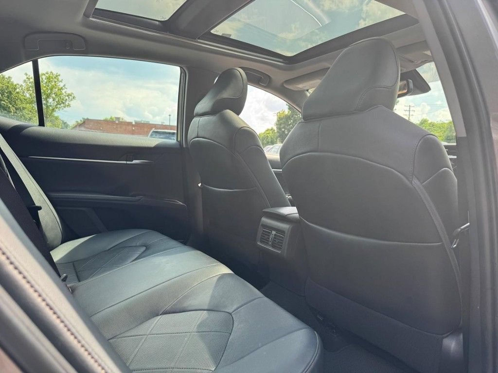 Used 2019 Toyota Camry XLE FWD image 14