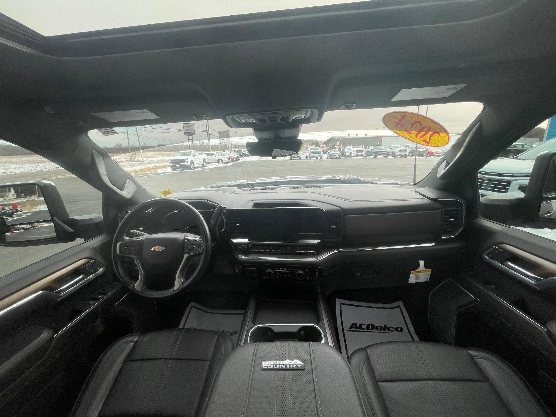 Used 2024 Chevrolet Silverado 2500 High Country w/ High Country Premium Package image 12