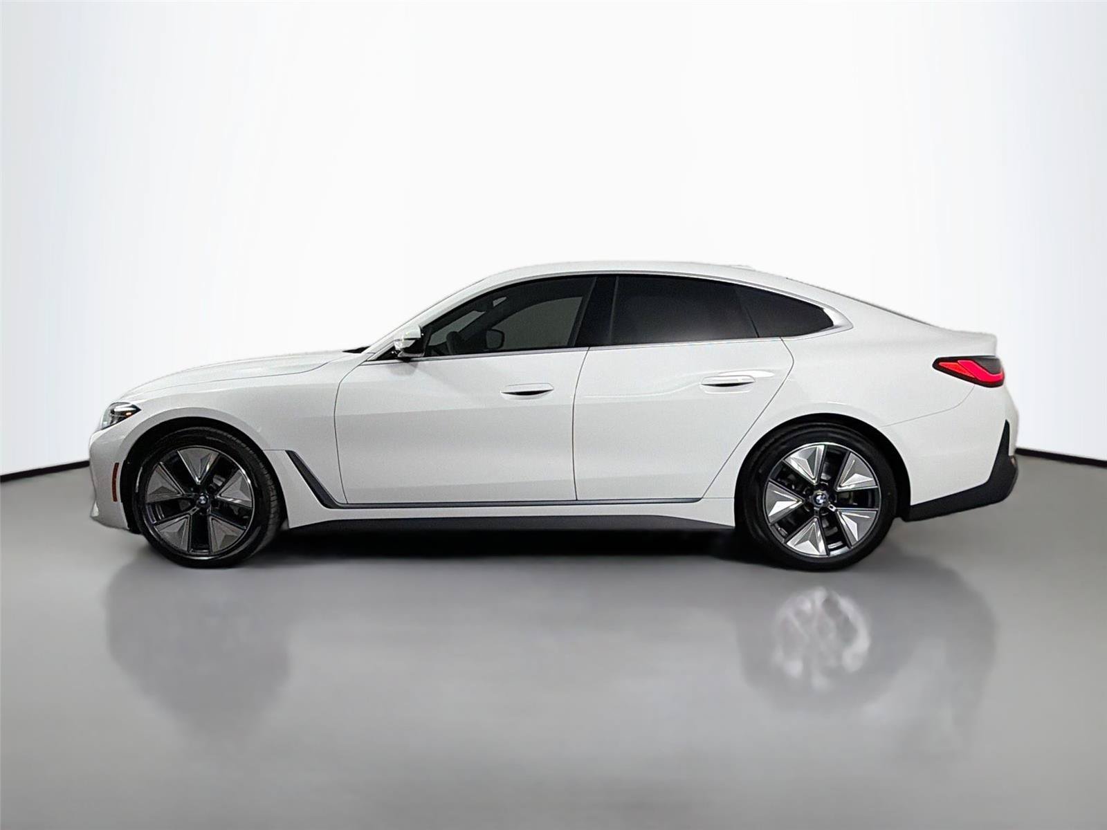 New 2026 BMW i4 xDrive40i AWD/4WD image 15