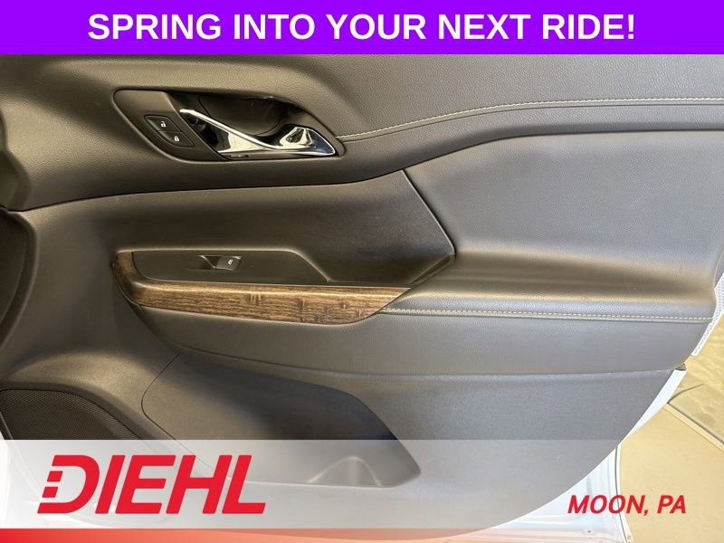 Used 2023 GMC Acadia Denali w/ Denali Ultimate Package image 17