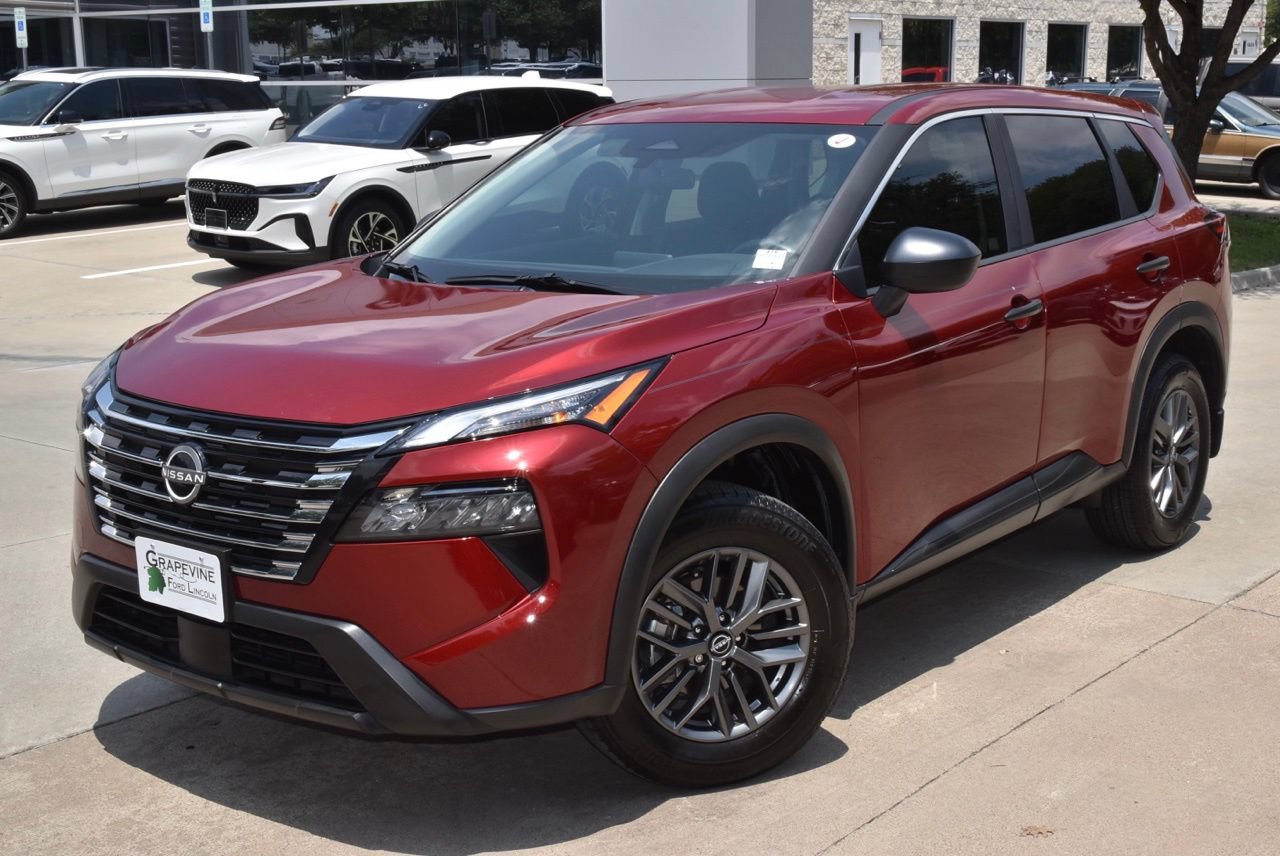 Used 2025 Nissan Rogue S FWD image 37