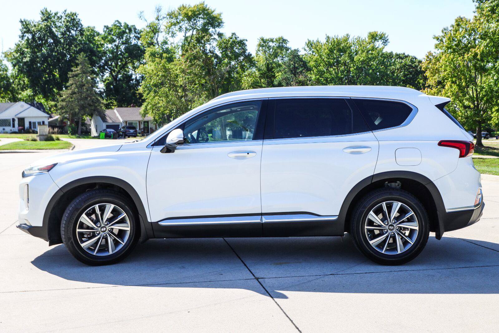 Used 2019 Hyundai Santa Fe AWD image 4