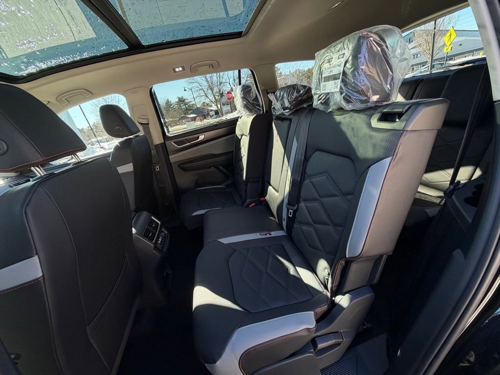 New 2026 Volkswagen Atlas Peak Edition image 32