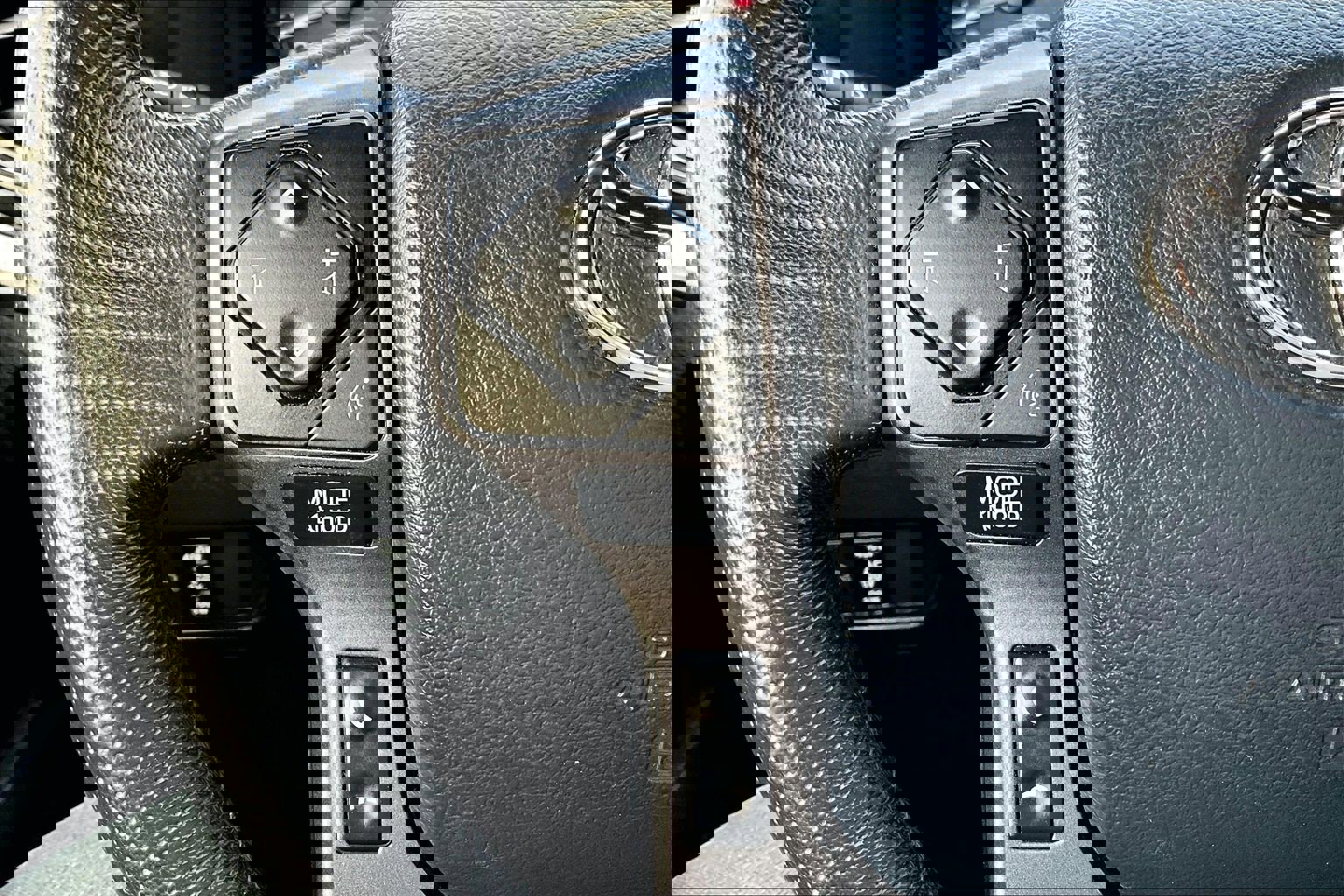 Used 2020 Toyota Tacoma TRD Off-Road w/ Technology Package image 17