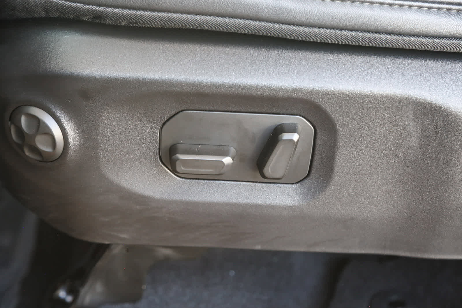 Used 2025 Jeep Wrangler Unlimited Rubicon w/ Convenience Group image 19