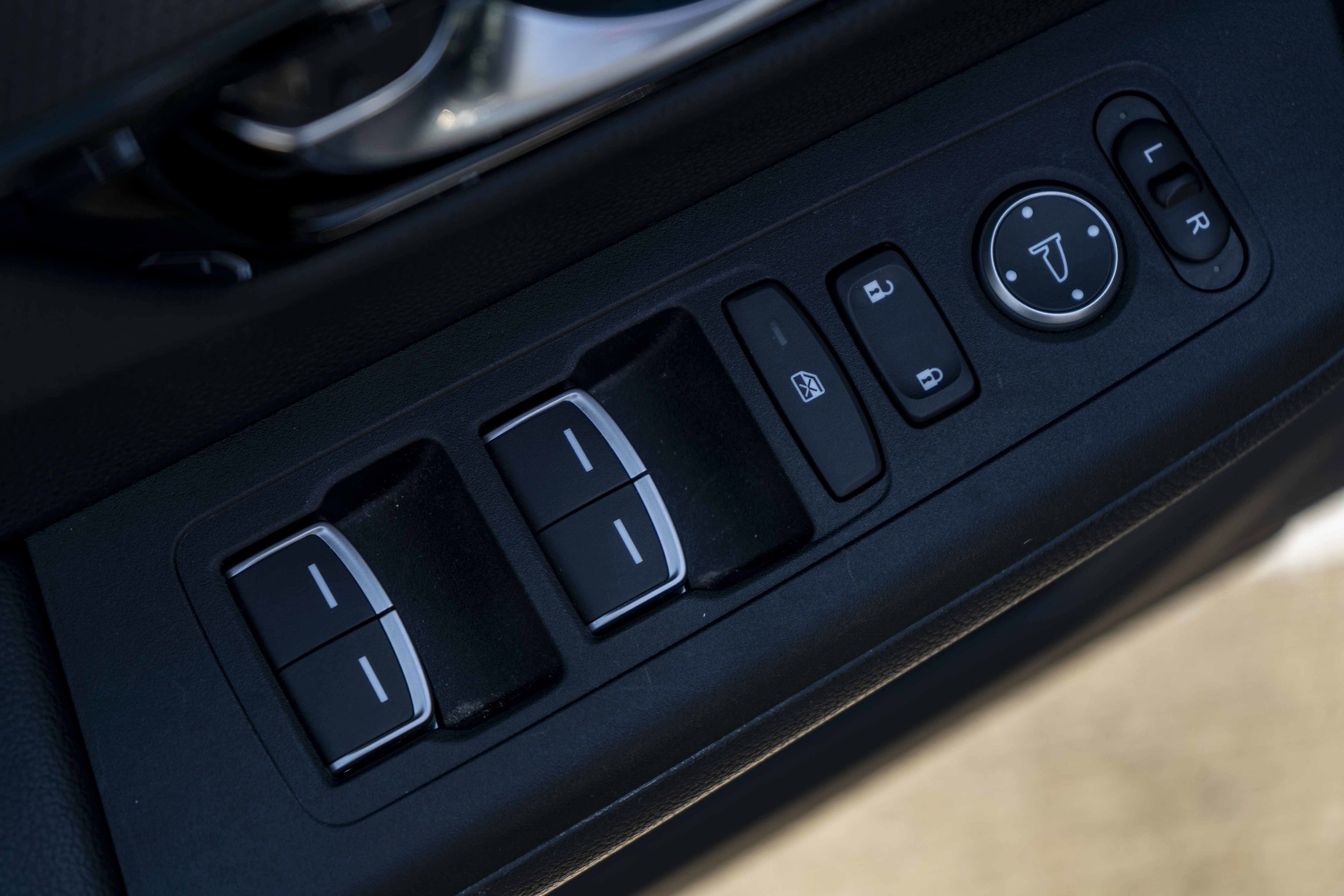 Used 2025 Honda CR-V EX-L image 37