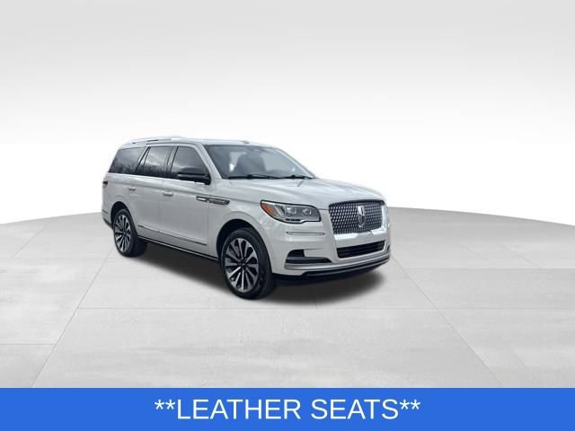 Certified 2024 Lincoln Navigator Reserve AWD/4WD image 9