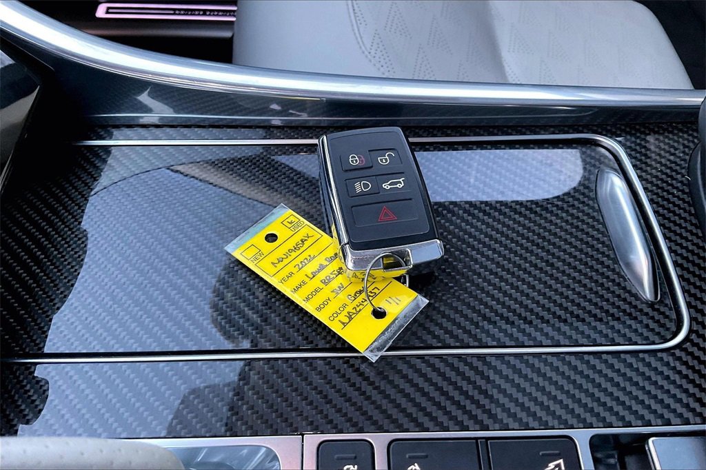 Used 2022 Land Rover Range Rover Sport SVR image 35