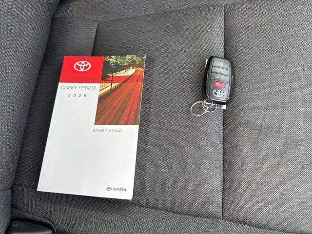 Used 2025 Toyota Camry LE image 15