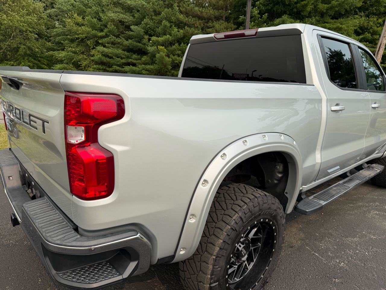 Used 2019 Chevrolet Silverado 1500 LT AWD/4WD image 14
