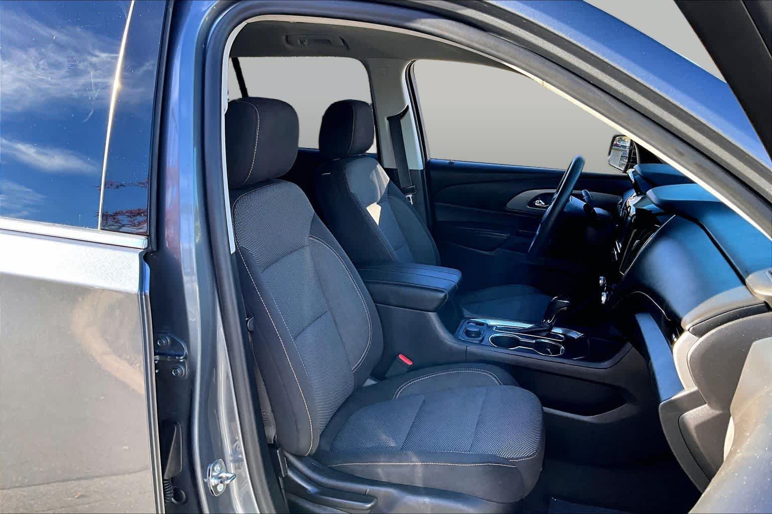 Used 2019 Chevrolet Traverse LS AWD/4WD image 9