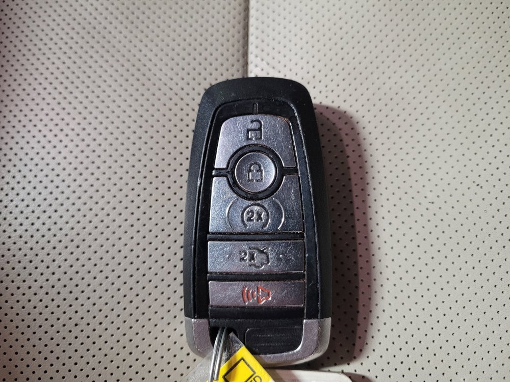Used 2018 Ford Explorer Platinum AWD/4WD image 32