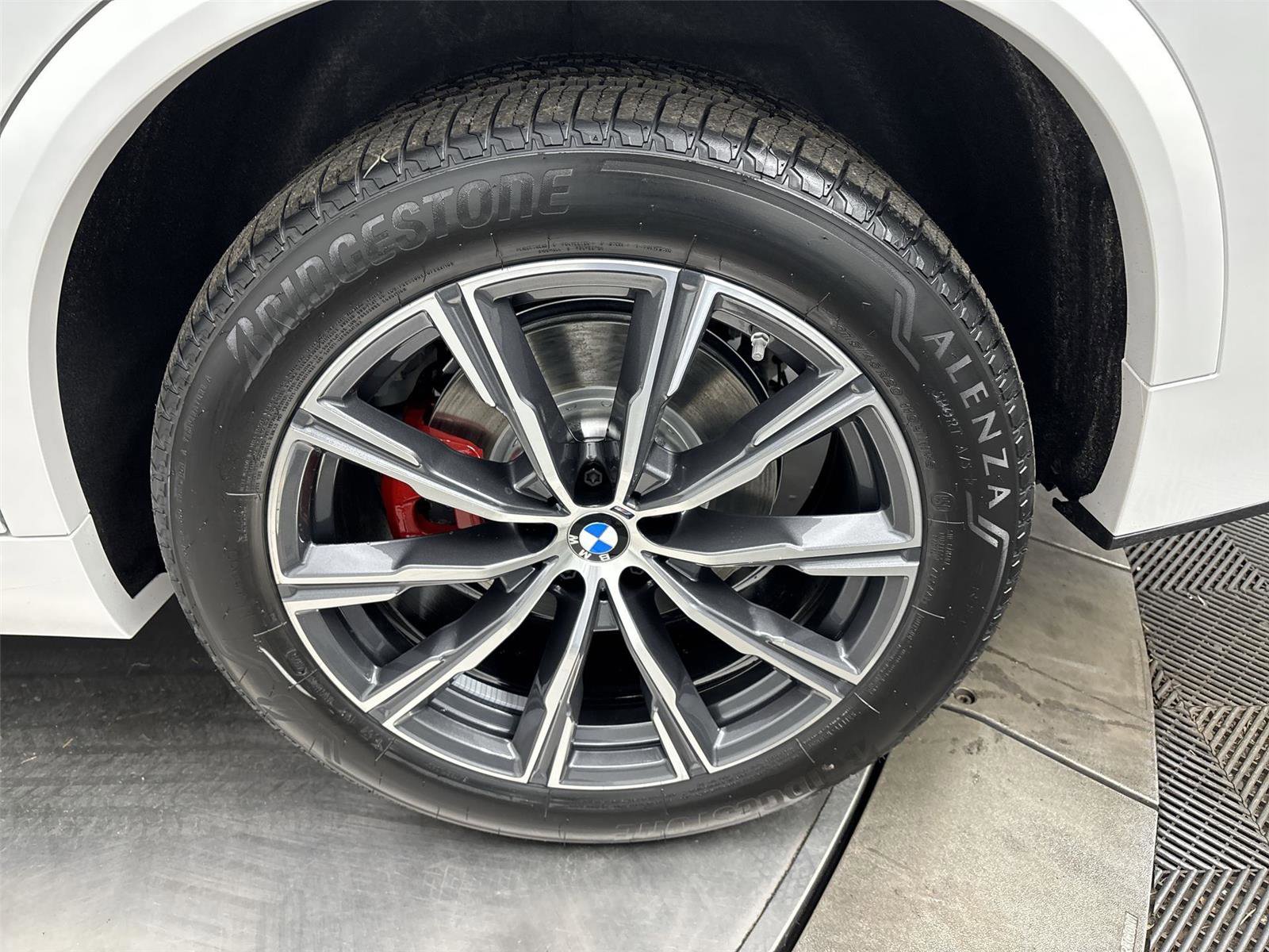 New 2026 BMW X5 xDrive40i w/ M Sport Package image 27