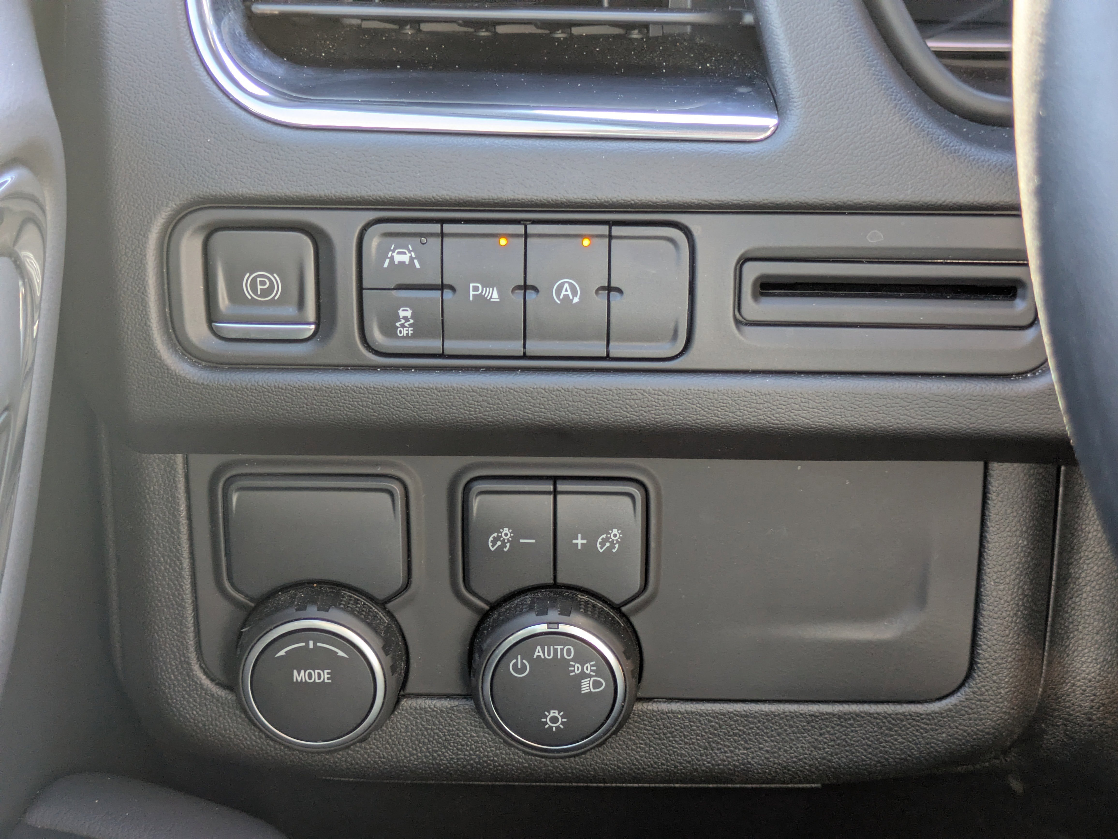 Used 2023 Chevrolet Suburban LS image 15