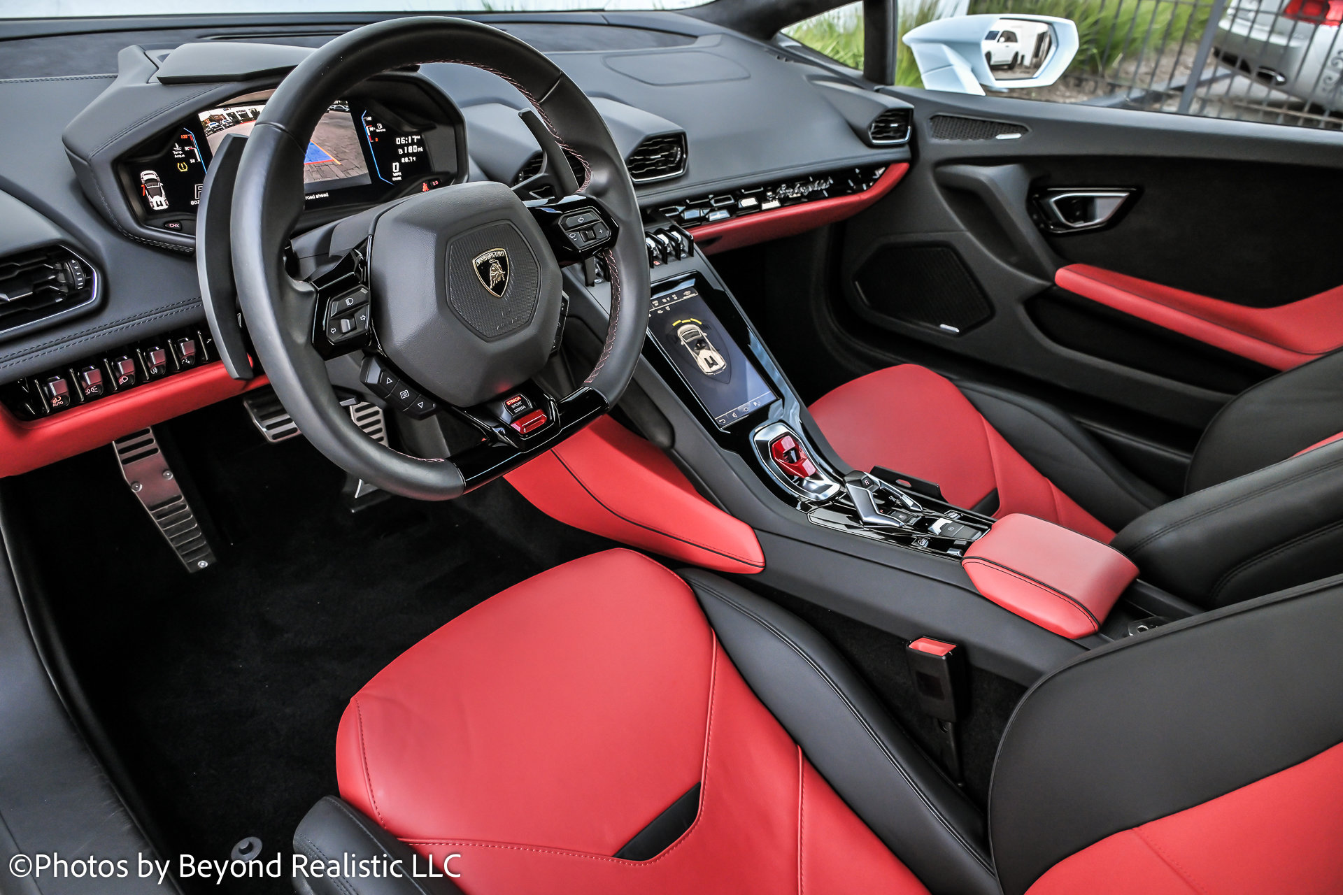 Used 2024 Lamborghini Huracan EVO image 24